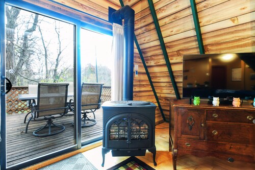 The Owls Perch: Cabin w/ Game Room & Pet Friendly