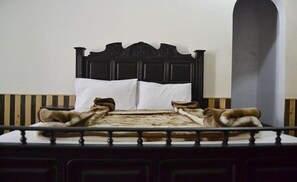 Deluxe-Doppel- oder -Zweibettzimmer | Bügeleisen/Bügelbrett, kostenloses WLAN