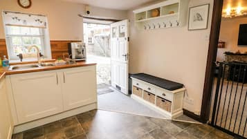 Cottage | Interior