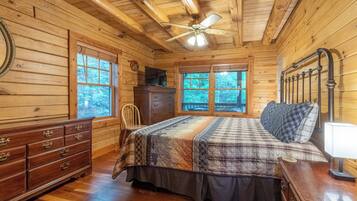 3 makuuhuonetta, tallelokero huoneessa, ilmainen Wi-Fi, vuodevaatteet