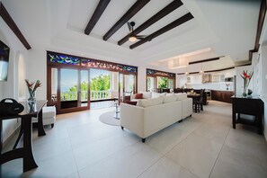 Unclassified image, 4 of 42, button