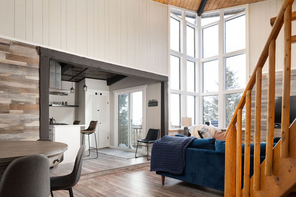 4WD pet friendly 3 BR with hot tub & views