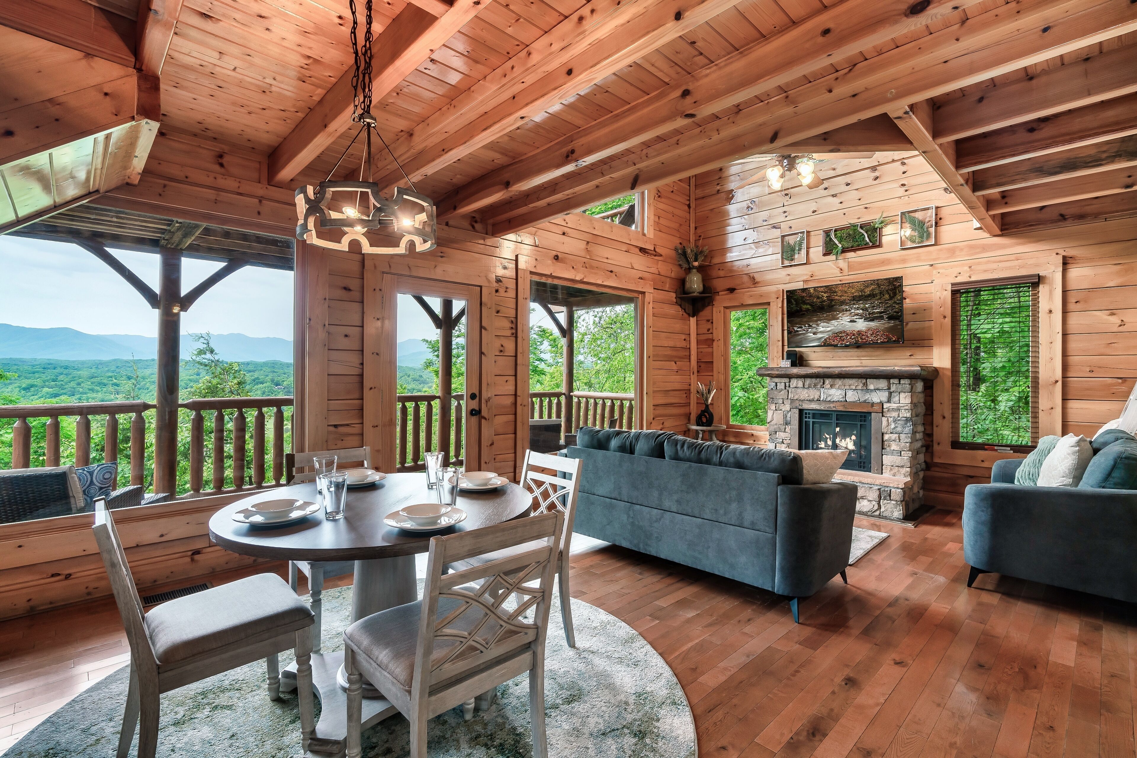 Smart-TV, Kamin, Videospiele