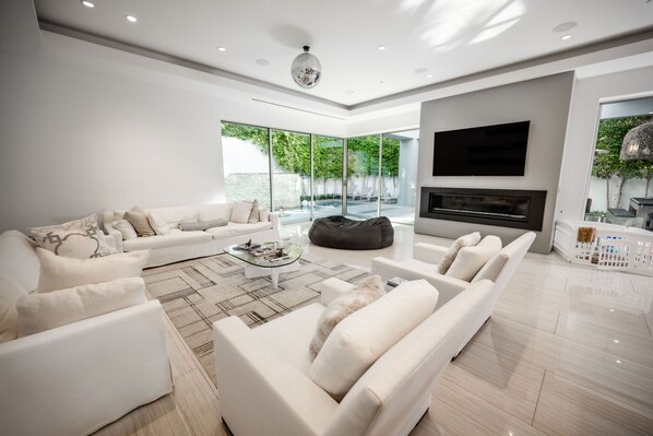 TV, fireplace, table tennis