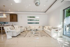 TV, fireplace, table tennis