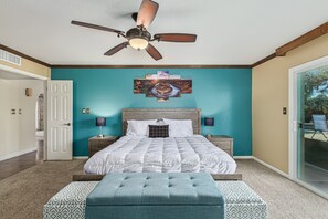 5 Schlafzimmer, Schreibtisch, Bügeleisen/Bügelbrett, Reisekinderbett