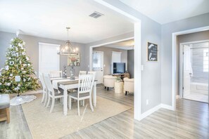 Dining - The search is over! Perfectly located between the Ark & the Creation Museum! (Walton)