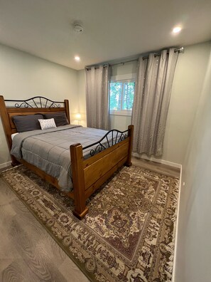 3 chambres, fer et planche à repasser, accès au Wi-Fi (inclus)