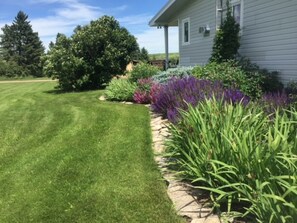 Property grounds - RANCH VACATION, WEDDING, FAMILY REUNION! PRIVATE RANCH HOME AND FACILITIES (Halkirk)