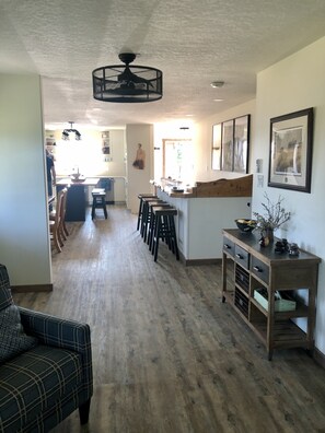 Interior - RANCH VACATION, WEDDING, FAMILY REUNION! PRIVATE RANCH HOME AND FACILITIES (Halkirk)