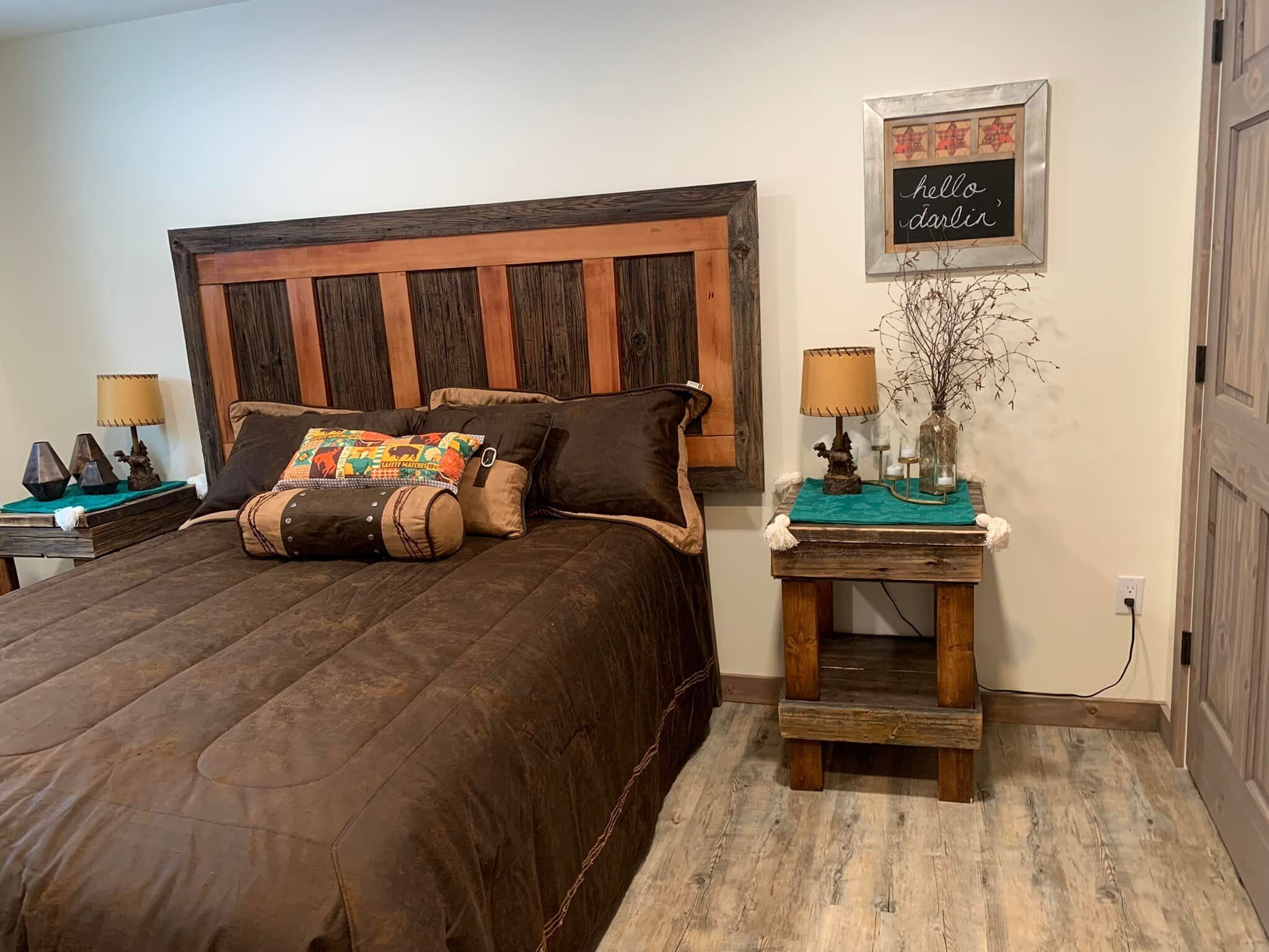7 bedrooms, desk, iron/ironing board, travel crib