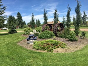 Property grounds - RANCH VACATION, WEDDING, FAMILY REUNION! PRIVATE RANCH HOME AND FACILITIES (Halkirk)