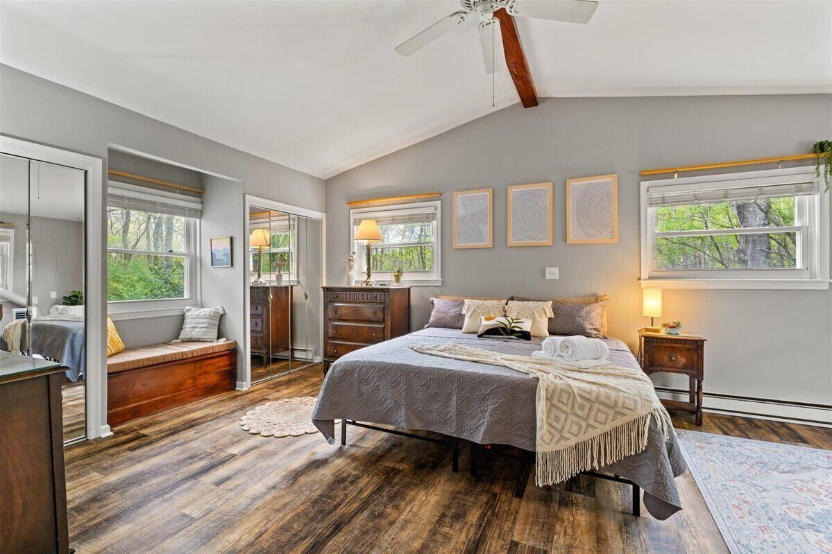 1 bedroom, iron/ironing board, travel crib, free WiFi