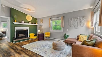 Smart TV, fireplace, DVD player