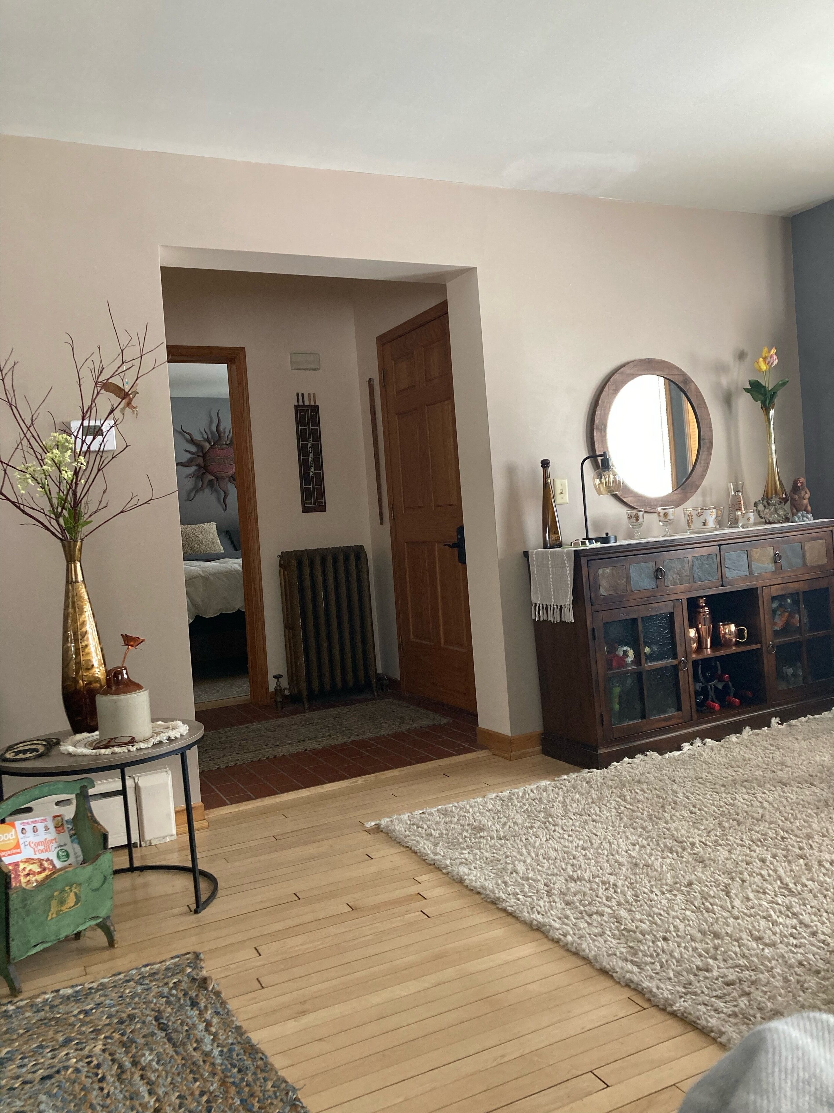 4 habitaciones, tabla de planchar con plancha, wifi y ropa de cama 