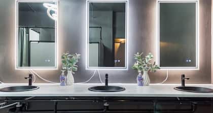 McKinley Mansion Full Building w/Bball gym, Arcades, 13000 sqft, Sleeps 70.