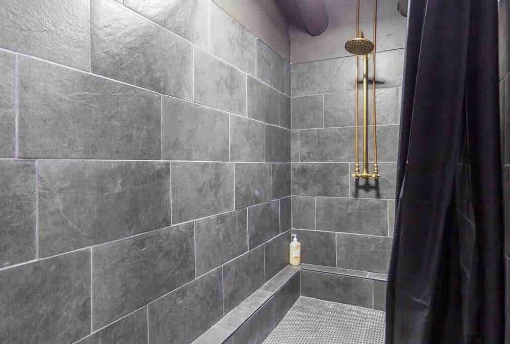 Shower, towels, soap, toilet paper
