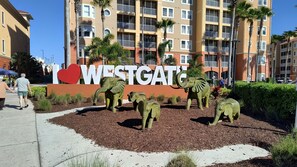 Unclassified image, 3 of 6, button