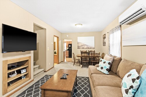  ⚓️Close to Duluth! Close to Lake Superior! Whole house! Centrally located! ⚓️