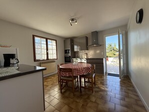 Refrigerador, microondas y lavavajillas