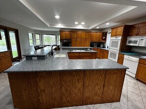 Fridge, microwave, oven, stovetop - Beautiful river front home with fly fishing skiing hiking kayaking and much more (BAYFIELD)