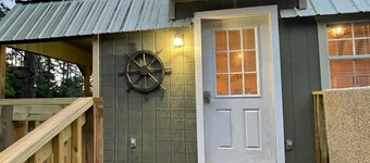 ADORABLE COTTAGE ON A FARM