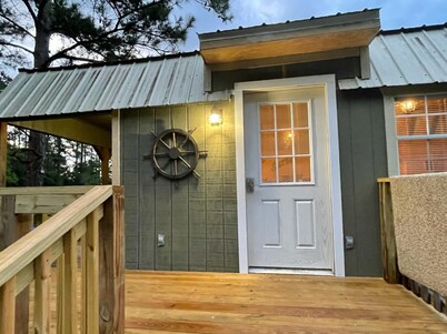 ADORABLE COTTAGE ON A FARM