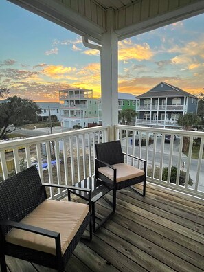 المنطقة المحيطة بالمنشأة