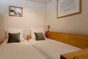 2 bedrooms