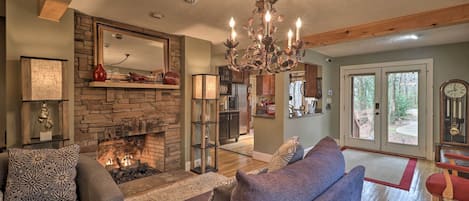 TV, fireplace