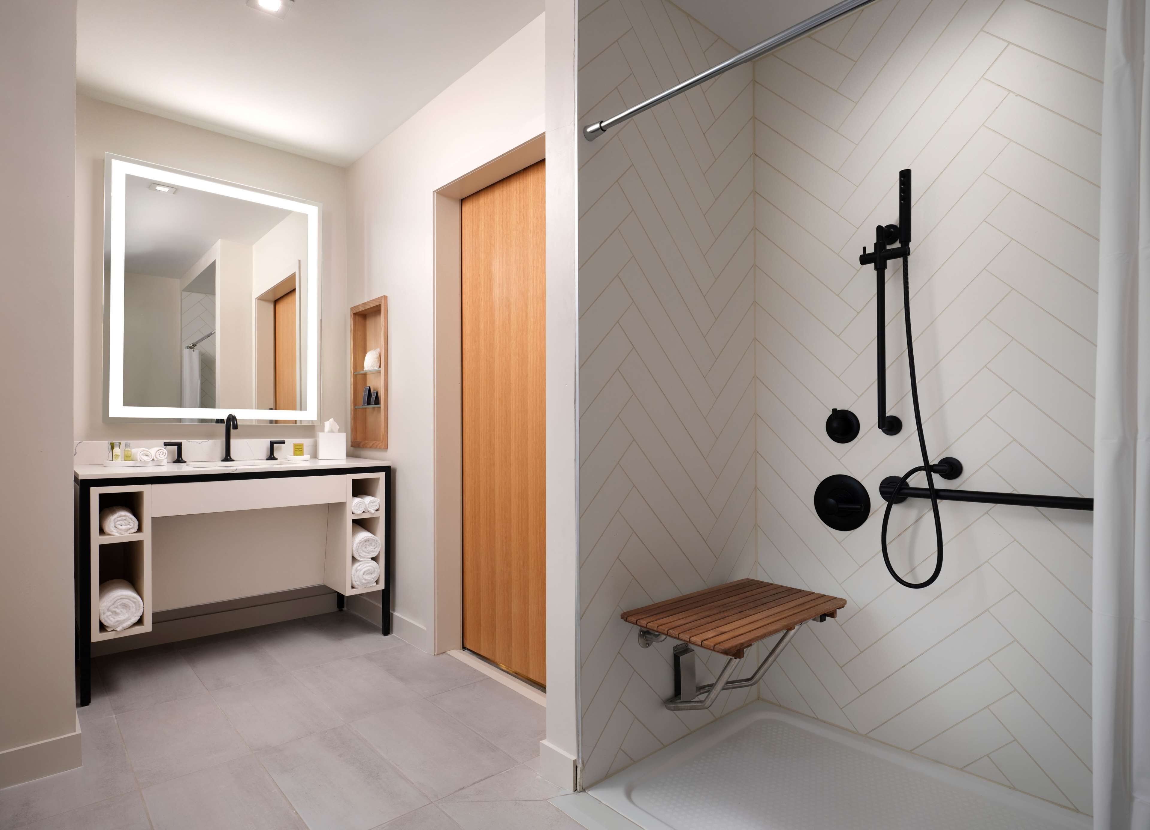 deluxe room, 1 king bed, accessible (roll-in shower) | bathroom shower