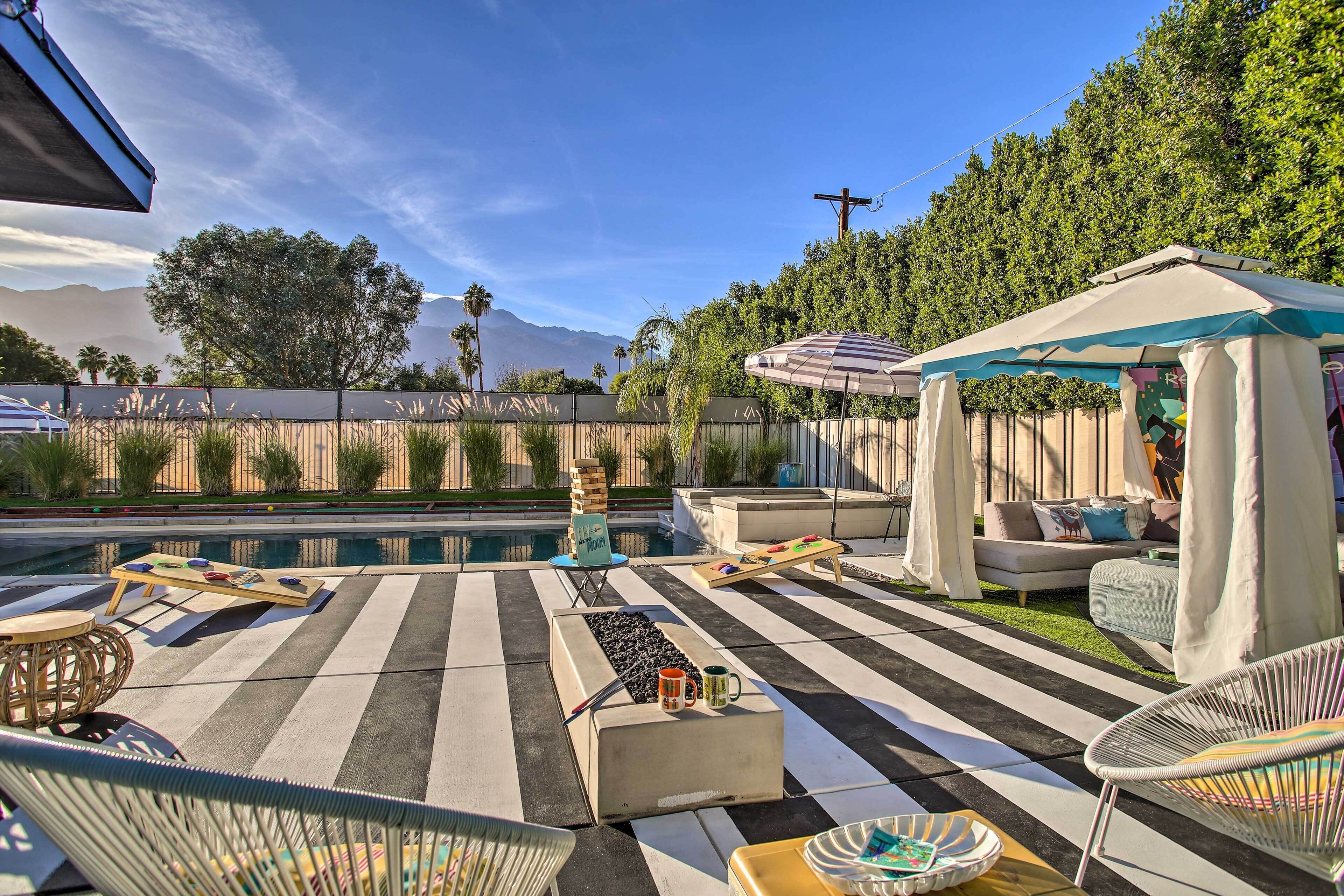 Modern Palm Springs Oasis: Hike & Explore!