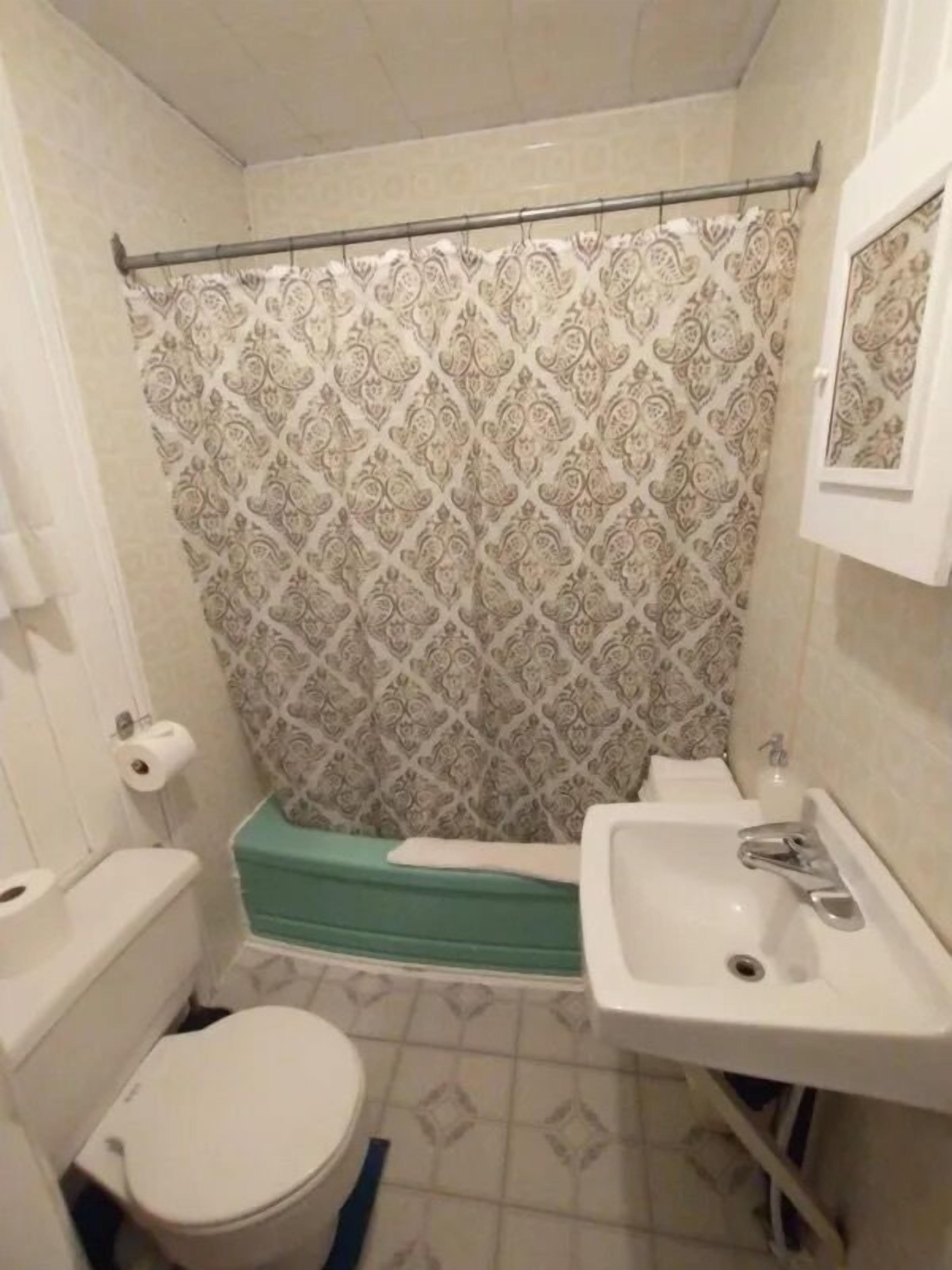 Cabin | Bathroom