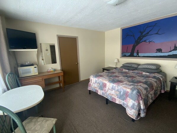 Senior Room | Free WiFi