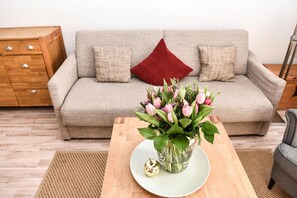 Unclassified image, 3 of 18, button