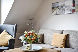 TV - Vacation apartment Mare Nostrum 12 - Modern vacation apartment in Westerland: perfect for (Sylt)