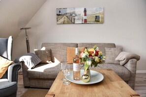 TV - Vacation apartment Mare Nostrum 12 - Modern vacation apartment in Westerland: perfect for (Sylt)