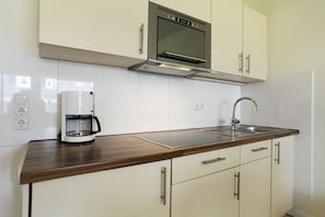 Unclassified image, 5 of 7, button