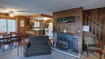 TV, fireplace, DVD player