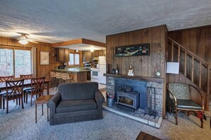 TV, fireplace, DVD player