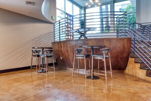 Interior - Lovely Downtown 1BR w/ Pool, W/D & Gym, near 7th St Metro, by Blueground (Los Angeles)