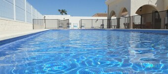 Villa Salt Lake près de la ville et de la plage avec vue sur le lac et Wi-Fi