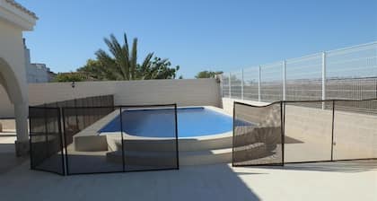 Villa Salt Lake nahe Stadt und Strand mit Seeblick und WLAN