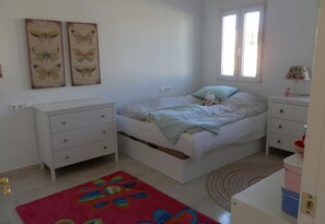 5 chambres, fer et planche à repasser, Wi-Fi gratuit, draps fournis