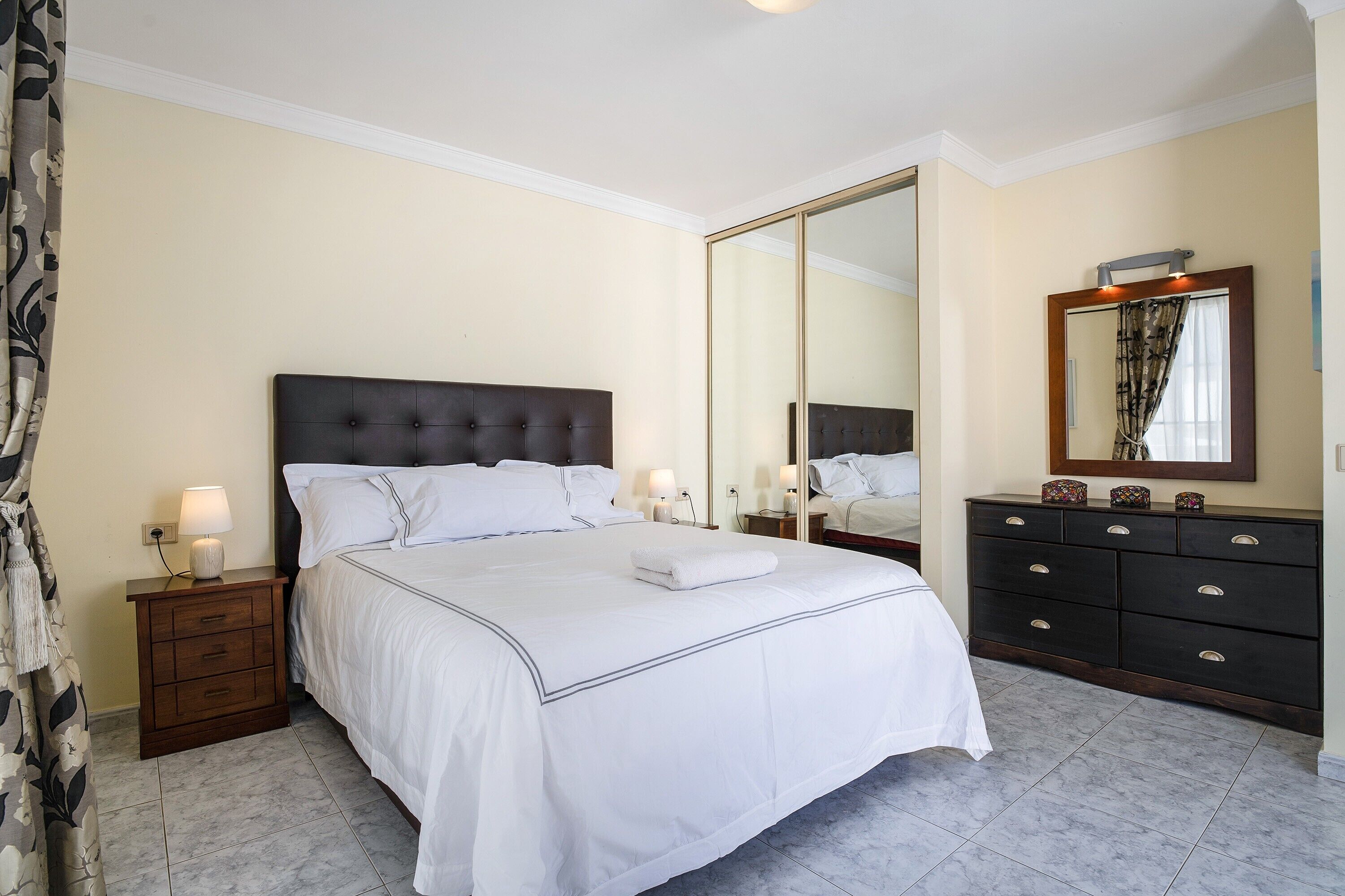 3 bedrooms, iron/ironing board, free WiFi