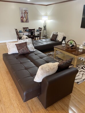 Smart TV - MAGNIFICENT CHARM || IN THE HEART OF ROCKAWAY 🏖 (Rockaway Beach)