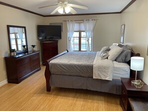 3 bedrooms, iron/ironing board, WiFi, bed sheets - MAGNIFICENT CHARM || IN THE HEART OF ROCKAWAY 🏖 (Rockaway Beach)