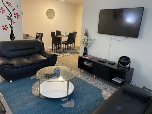 Baltimore 1 bedroom apartment close to all major sites, business & destinations