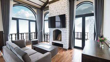 Presidential-Villa | Minibar, Zimmersafe, Schreibtisch, Bettwäsche