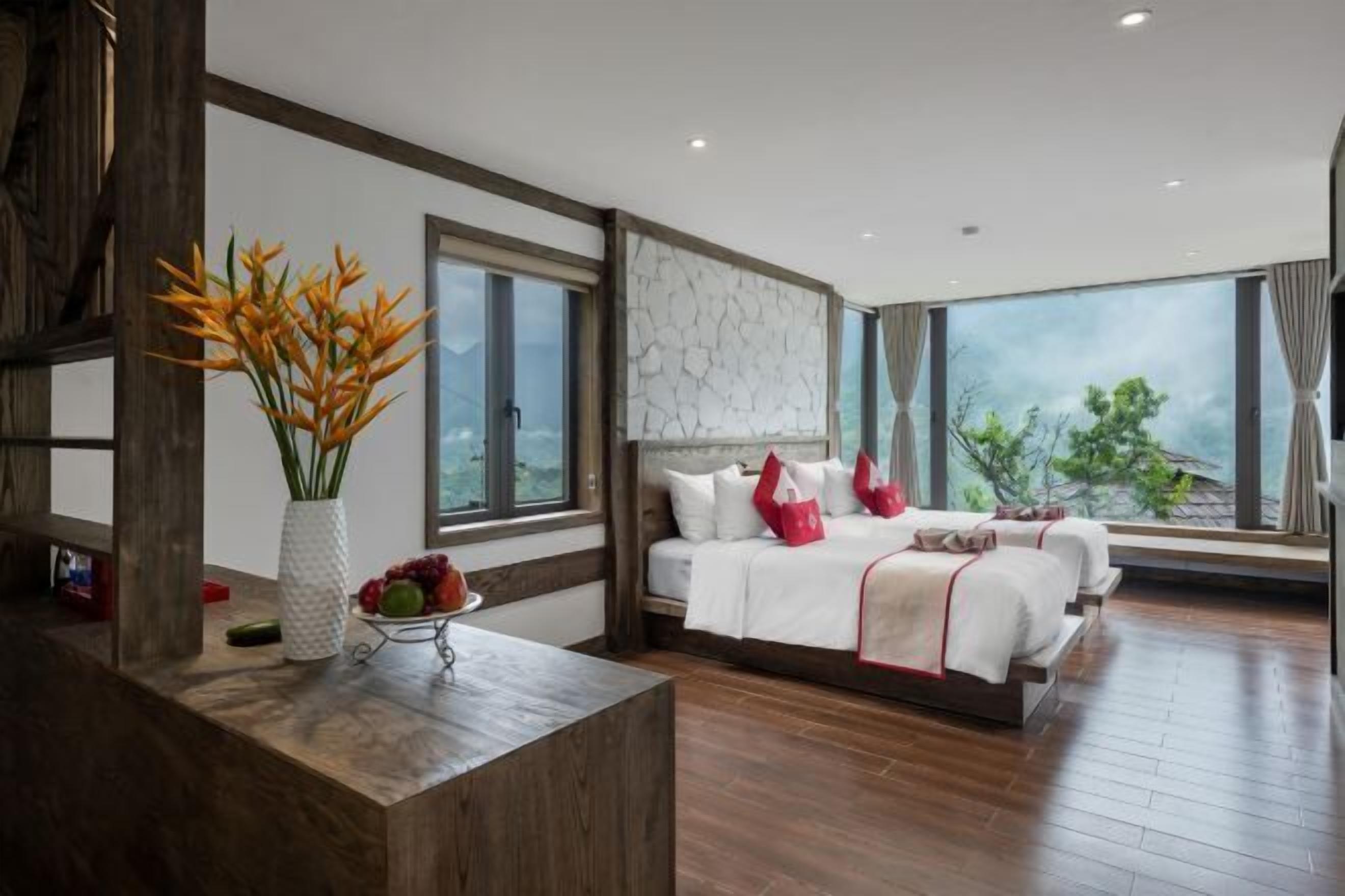 Minibar, Zimmersafe, Schreibtisch, Bettwäsche